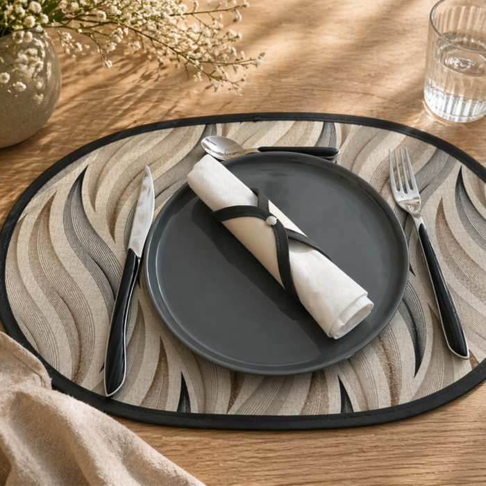 Set de table Noir Absolu fait main – motif vagues camel et crème